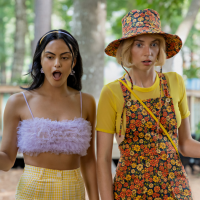 "Justiceiras": álbum de Taylor Swift inspirou filme com Camila Mendes e Maya Hawke