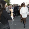  Letitia Wright, do filme "Pantera Negra", prestigia  desfile da Prada na Semana de Moda de Milão