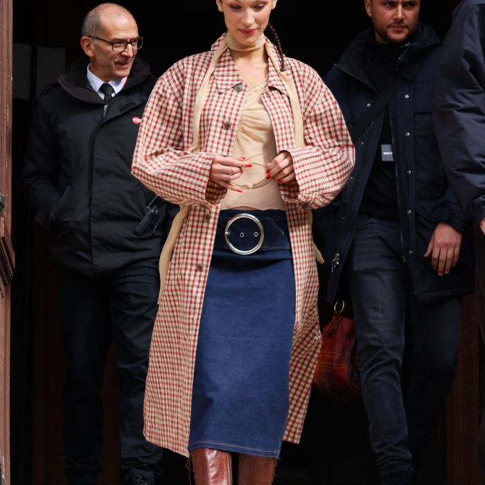 Paris Fashion Week:  Bella Hadid foi ao desfile de Thom Browne 