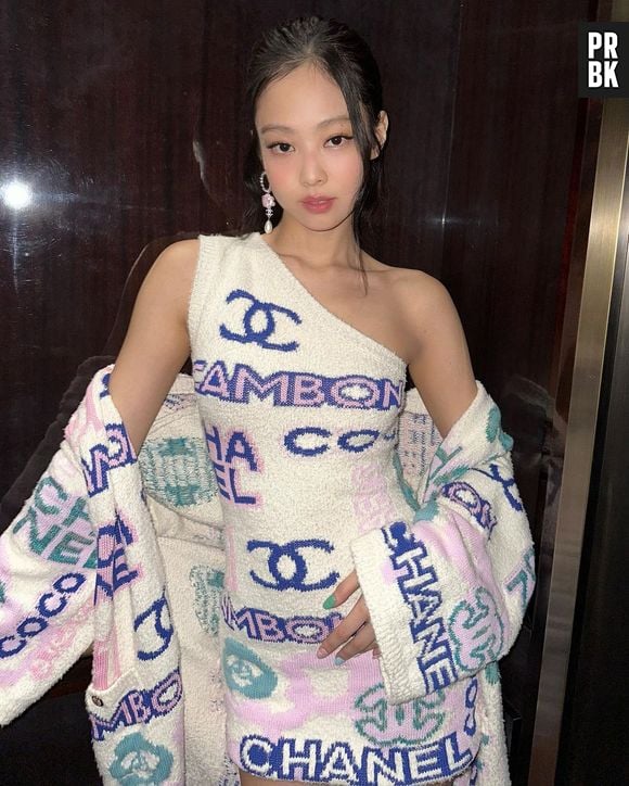 Paris Fashion Week: Jennie, do BLACKPINK, mostrou look para assistir desfile da Chanel nesta terça-feira (4)