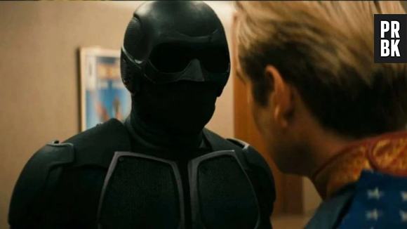 "The Boys", 4ª temporada: mesmo tendo morrido na 3ª temporada, Black Noir (Nathan Mitchell) aparece ao lado de Capitão Pátria (Antony Starr) e outros supes em novas imagens