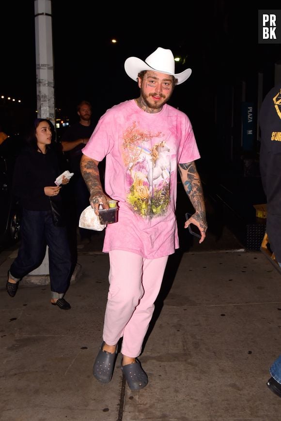 Post Malone também já foi visto várias vezes com Crocs