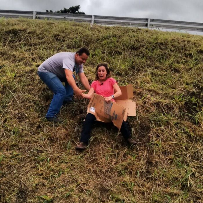 Susana Naspolini topou de tudo para mostrar problemas dos moradores do Rio de Janeiro, como falta de asfalto e buracos