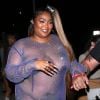 Lizzo apareceu com vestido transparente em aniversário de Cardi B