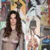 Emily Ratajkowski também costuma usar looks ousados 