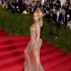 Beyoncé também ousou com transparência no Met Gala