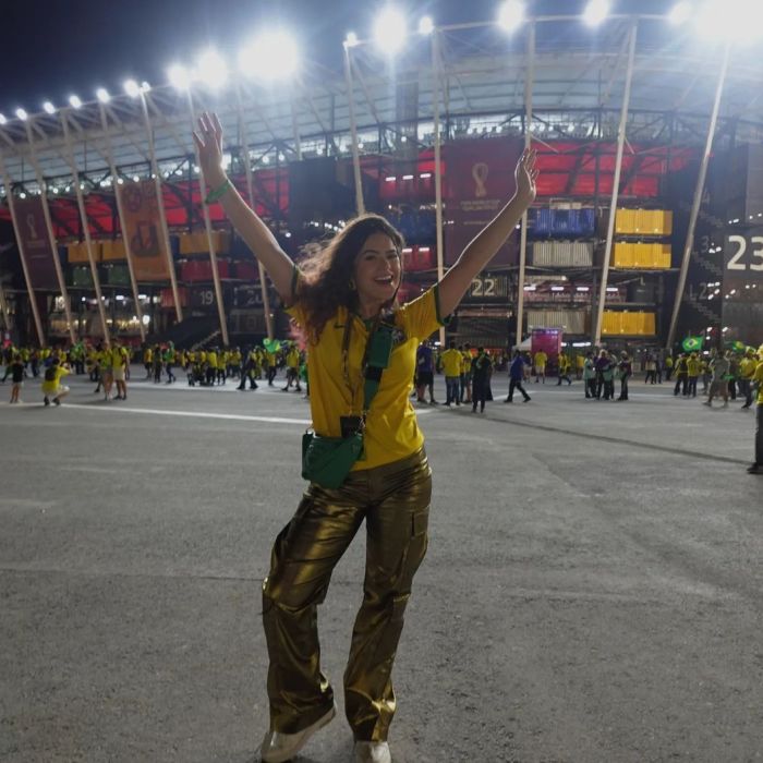 Copa do Mundo 2022: Maisa foi com calça metalizada para 2º jogo