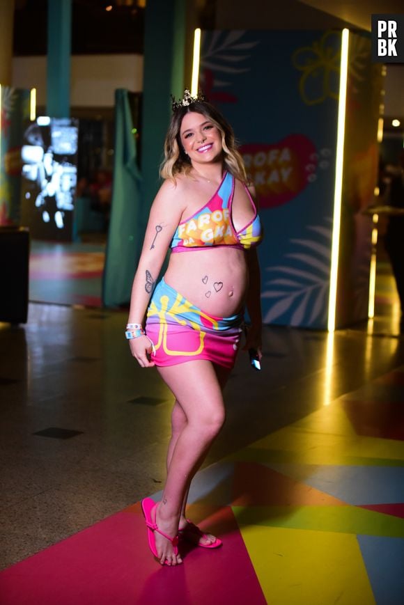 Farofa da Gkay: Viih Tube deixou a barriga à mostra no look