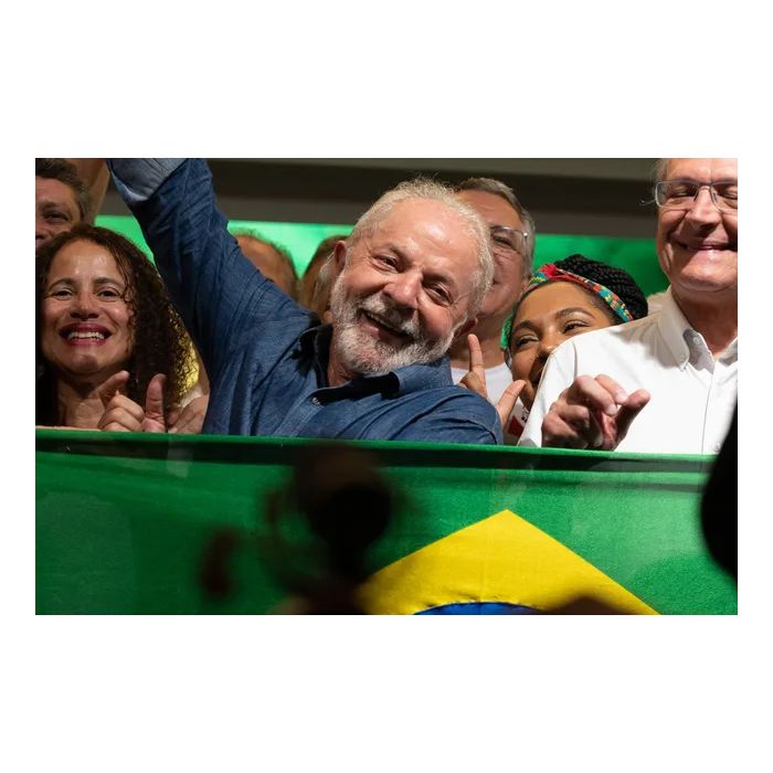 Presidente Lula faz discurso emocionante sobre unir o Brasil no dia da posse