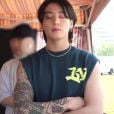 Jungkook, do BTS, mostrou braço tatuado em novo vídeo