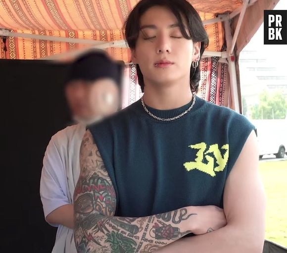 Jungkook, do BTS, mostrou braço tatuado em novo vídeo