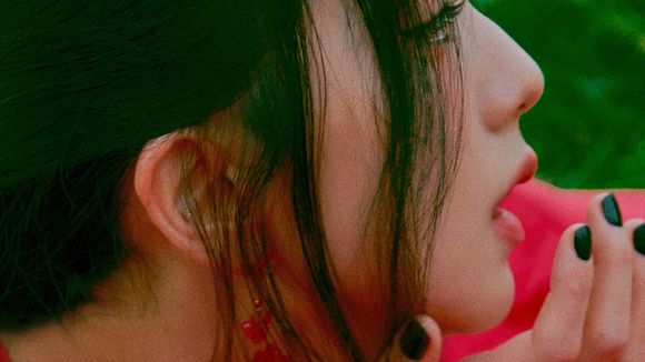 Jisoo, do BLACKPINK, lança álbum solo "ME". Assista clipe de "FLOWER"