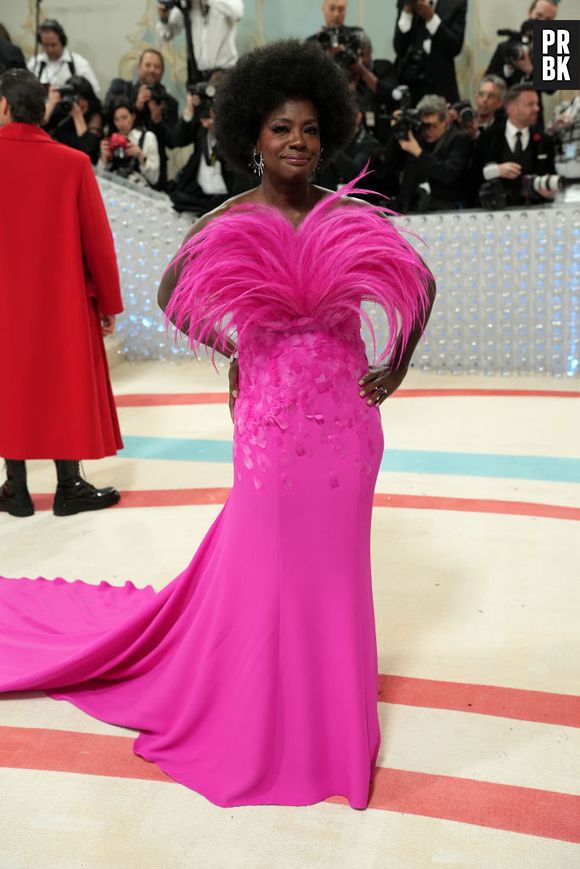 Met Gala 2023: Viola Davis aparece toda de rosa com vestido Valentino