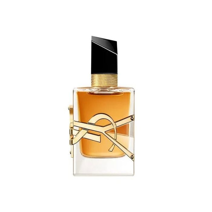 O   ​​  Libre Intense Eau de Parfum é famoso no TikTok e entre as celebridades  
