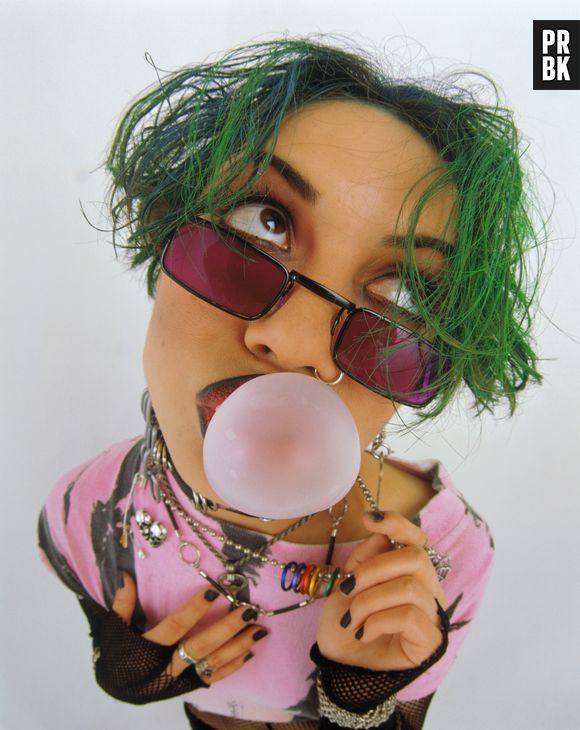Celular da Xuxa, adeisvo na janela e mais: 7 trends dos anos 90 que todo mundo tinha