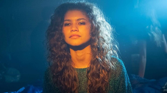 "Euphoria" vai adiar 3ª temporada! Descubra por que a série estrelada por Zendaya só vai estrear em 2025