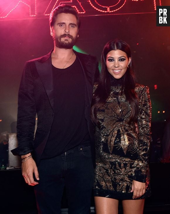 Boatos de que Kourtney Kardashian e Scott Disick queriam dar o bebê para Khloe Kardashian eram aburdos