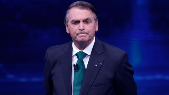 "Imbrochavel, imorrível e agora inelegível!". Bolsonaro não será eleito nos próximos 8 anos e web não perdoa