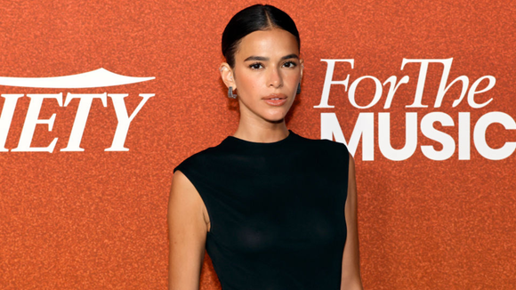 Look transparente de Bruna Marquezine rouba a cena em evento internacional de Hollywood