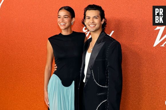 Bruna Marquezine posou com Xolo Maridueña no evento Variety Power of Young Hollywood