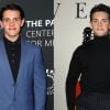 Casey Cott também foi mudando ao longo de "Riverdale"