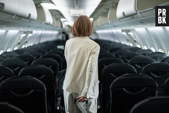 Comissário flagra passageiros fazendo sexo em voo e fica chocado