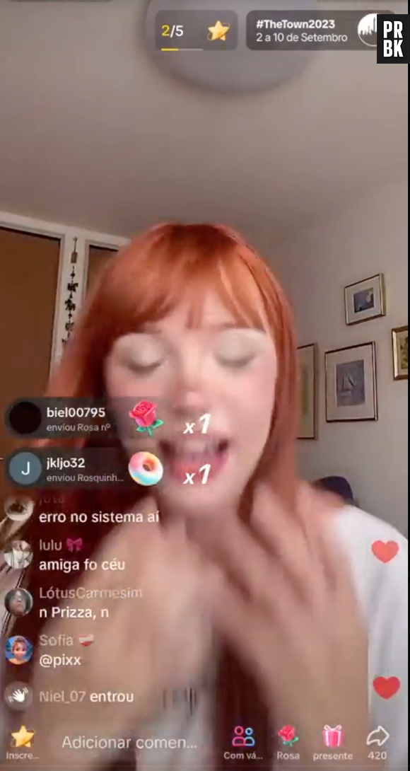 Veja NPCs saindo do personagem