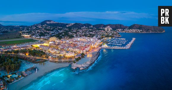 A cidade de Moraira, na Espanha, é um ótimo destino de viagem