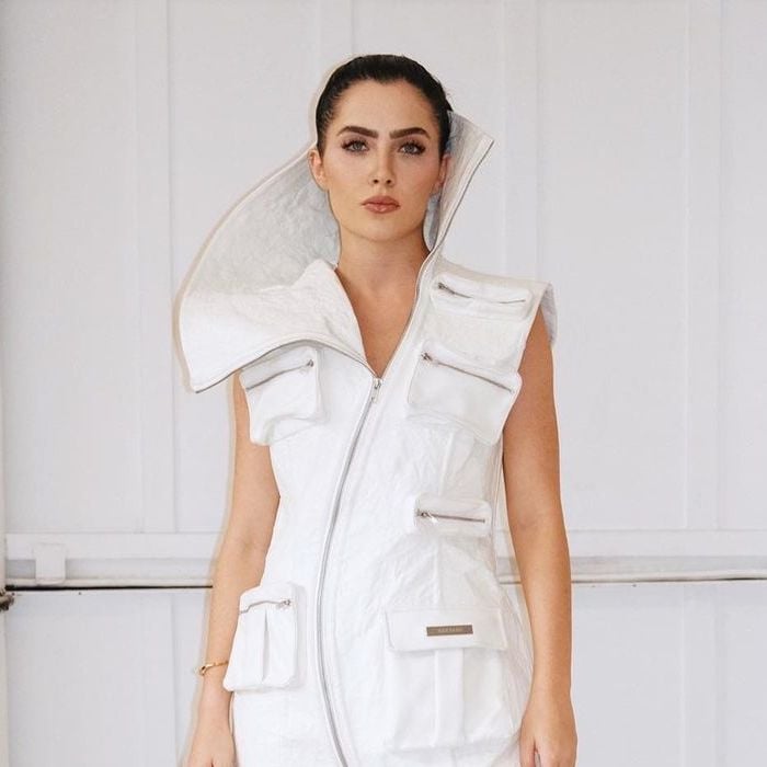 Jade Picon usou vários looks ousados na Semana de Moda de Milão 2023