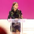 Selena Gomez diz estar cansada de carreira na música