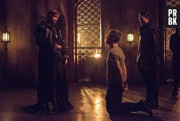 Ra's Al Ghul (Matt Noble) convocou Oliver (Stephen Amell) para ser seu sucessor em "Arrow"