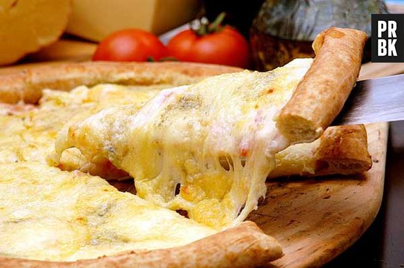 Um é bom, dois é ótimo e três é demais? Nada disso! Pizza de quatro queijos é vida!