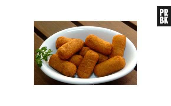 Bolinho de aipim com queijo, tá bom ou quer mais?