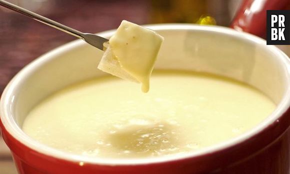 No inverno, nada melhor do que uma fondue de queijo. Pera, no verão também tá valendo! 