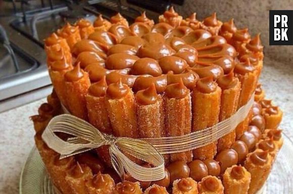 Vai um bolo de churros para a sua festa?