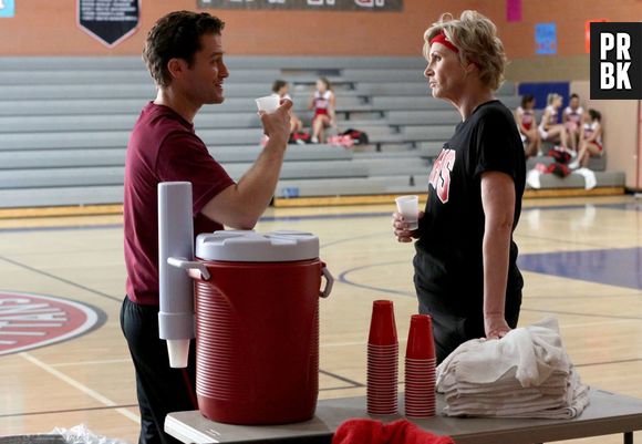 Will (Matthew Morrison) e Sue (Jane Lynch) conversam em "Glee"