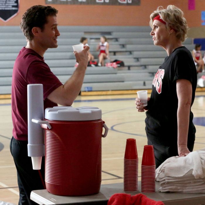 Will (Matthew Morrison) e Sue (Jane Lynch) conversam em &quot;Glee&quot; 