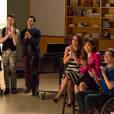  Os veteranos do New Directions assistem a uma aula do coral em "Glee" 