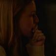  Depois que Jack (Nick Wechsler) vai embora chateado, Emily (Emily VanCamp) cai no choro em "Revenge" 