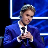 Justin Bieber ganha alfinetada sobre Selena Gomez e é bombardeado com piadas em programa de TV!