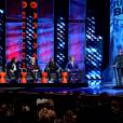 No palco do Comedy Central Hoast, Justin Bieber é zoado pelo rapper Ludacris enquanto os outros humoristas observam