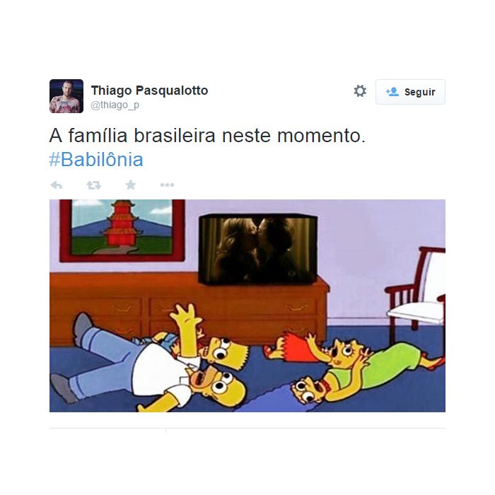  Os Simpsons ficaram chocados com o beijo lindo de Fernanda Montenegro e Nathalia Timberg em &quot;Babil&amp;ocirc;nia&quot; 