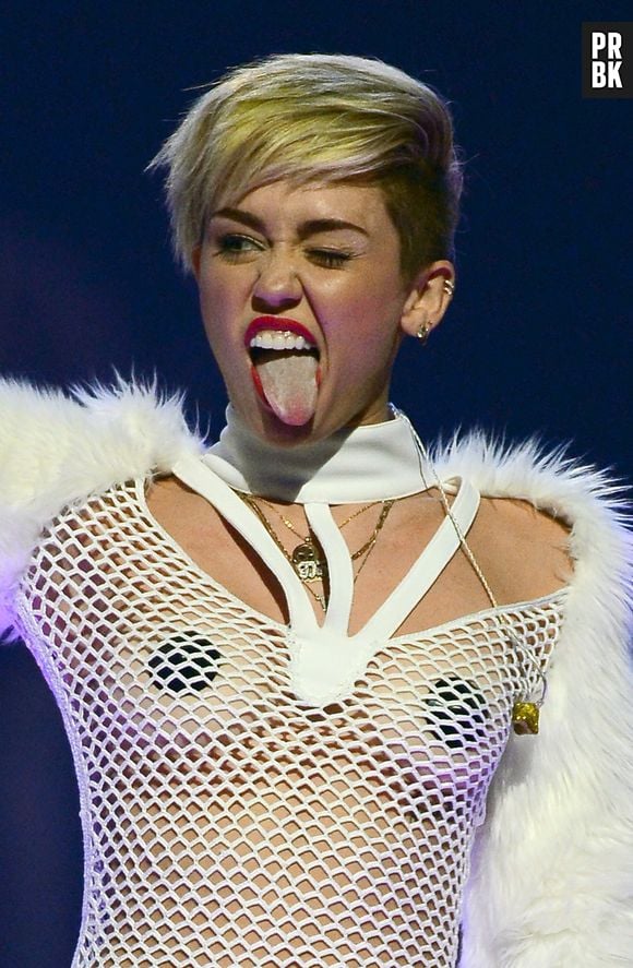Miley Cyrus conseguiu segurar o terceiro lugar da lista da Billboard.
