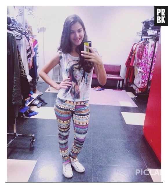 Giovanna Grigio, atriz de "Chiquititas", com look de ginástica