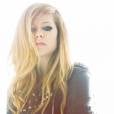  Avril Lavigne explicou que estava doente em entrevista para revista americana 