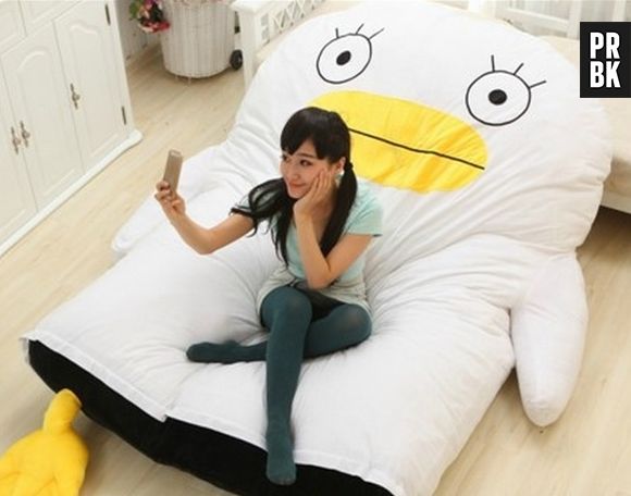 Tirar uma selfie num colchão super fofo é muito mais divertido! 