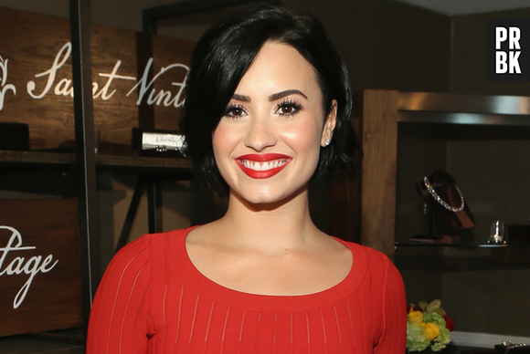 Em 2010, Demi Lovato se internou numa clínica de reabilitação por sofrer transtornos alimentares, se automutilar, ter distúrbios psicológicos e envolvimento com drogas