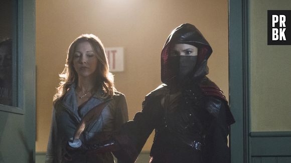 Nyssa (Katrina Law) estava treinando Laurel (Katie Cassidy) em "Arrow"