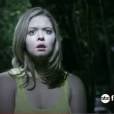 Em "Pretty Little Liars", Alison (Sasha Pieterse) aparece com novo visual e procurando suas amigas