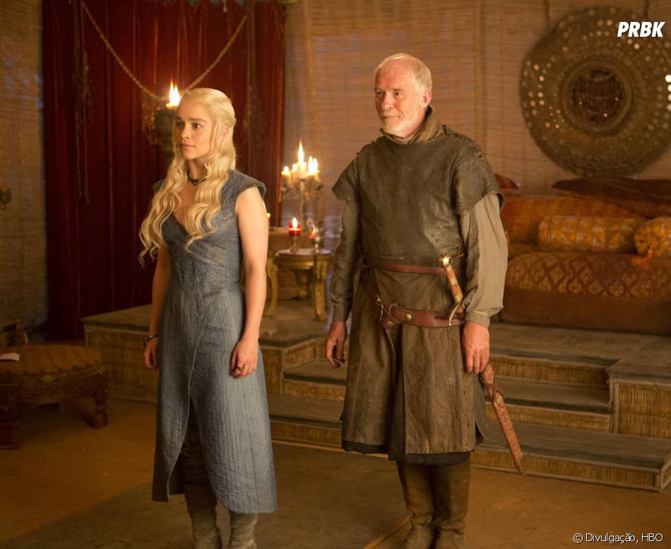Barristan Ian Mcelhinney Estava Ao Lado De Daenerys Emilia Clarke Em Game Of Thrones Purebreak